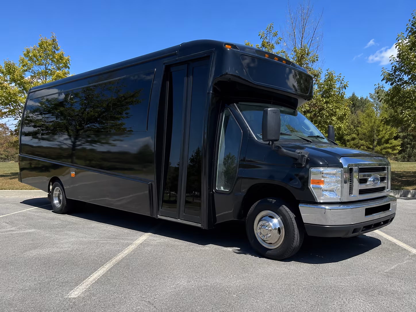 Jackson Airport Shuttle & Transportation party bus exterior
