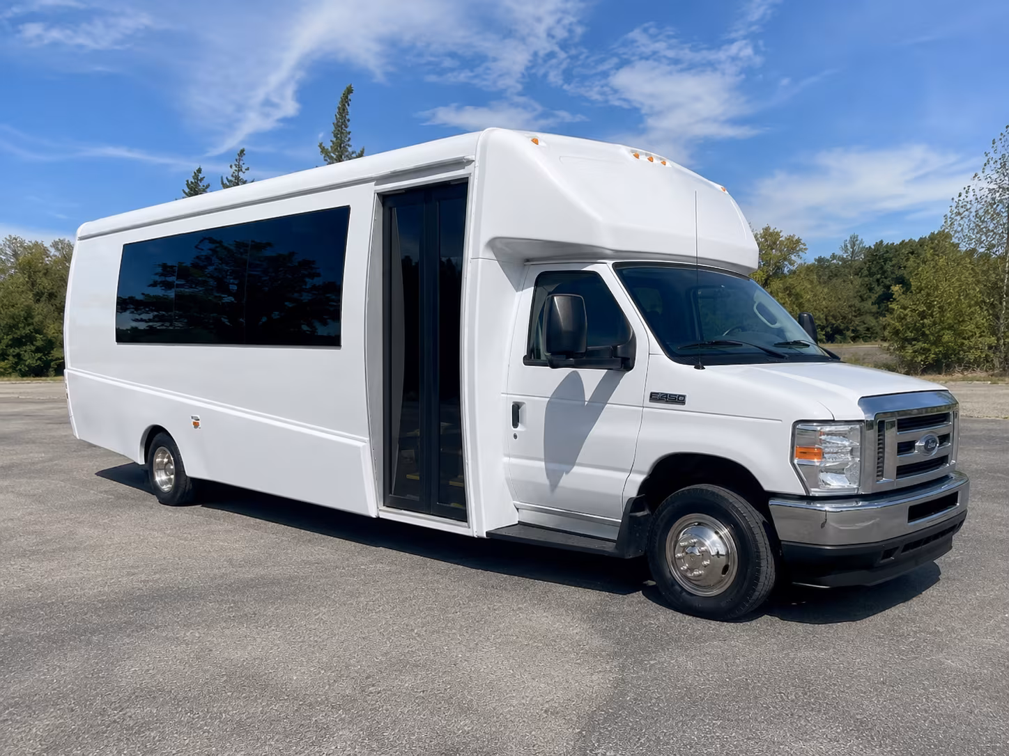 Jackson Winery Tour & Pub Crawl Transportation party bus exterior